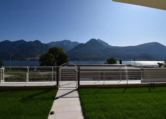 Fiordaliso Bellagio Wild Flowers - Hot Tub Nyaraló